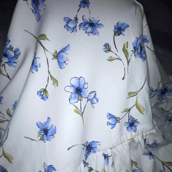 New Forever 21 floral stretchy shirt. Size M. - Picture 3 of 4